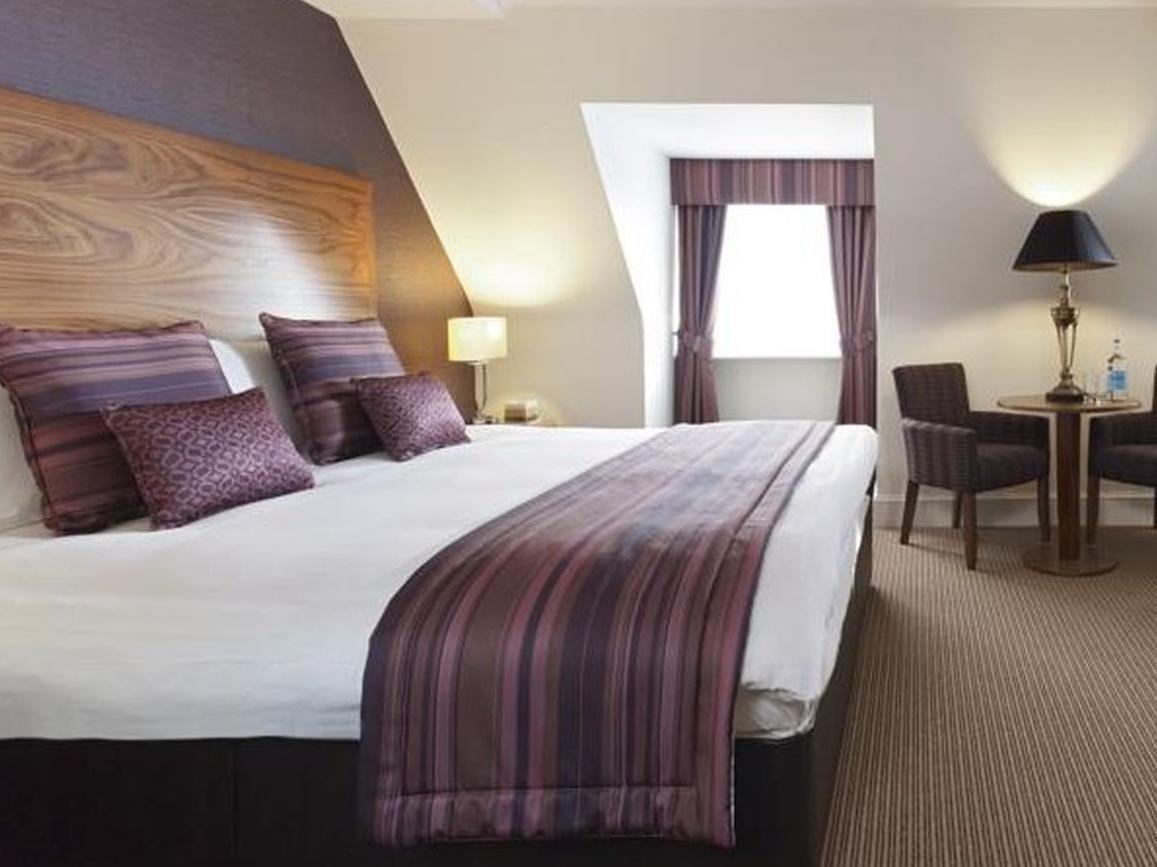 The Boleyn Hotel Staines-upon-Thames Exterior foto